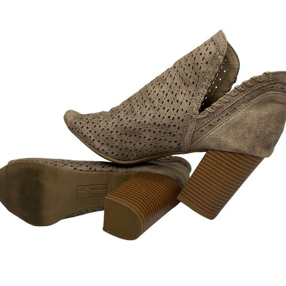 Fergalicious By Fergie Booties Women's 7.5*-8 Honey Sand Whop Stitch Open Toes - Picture 5 of 8